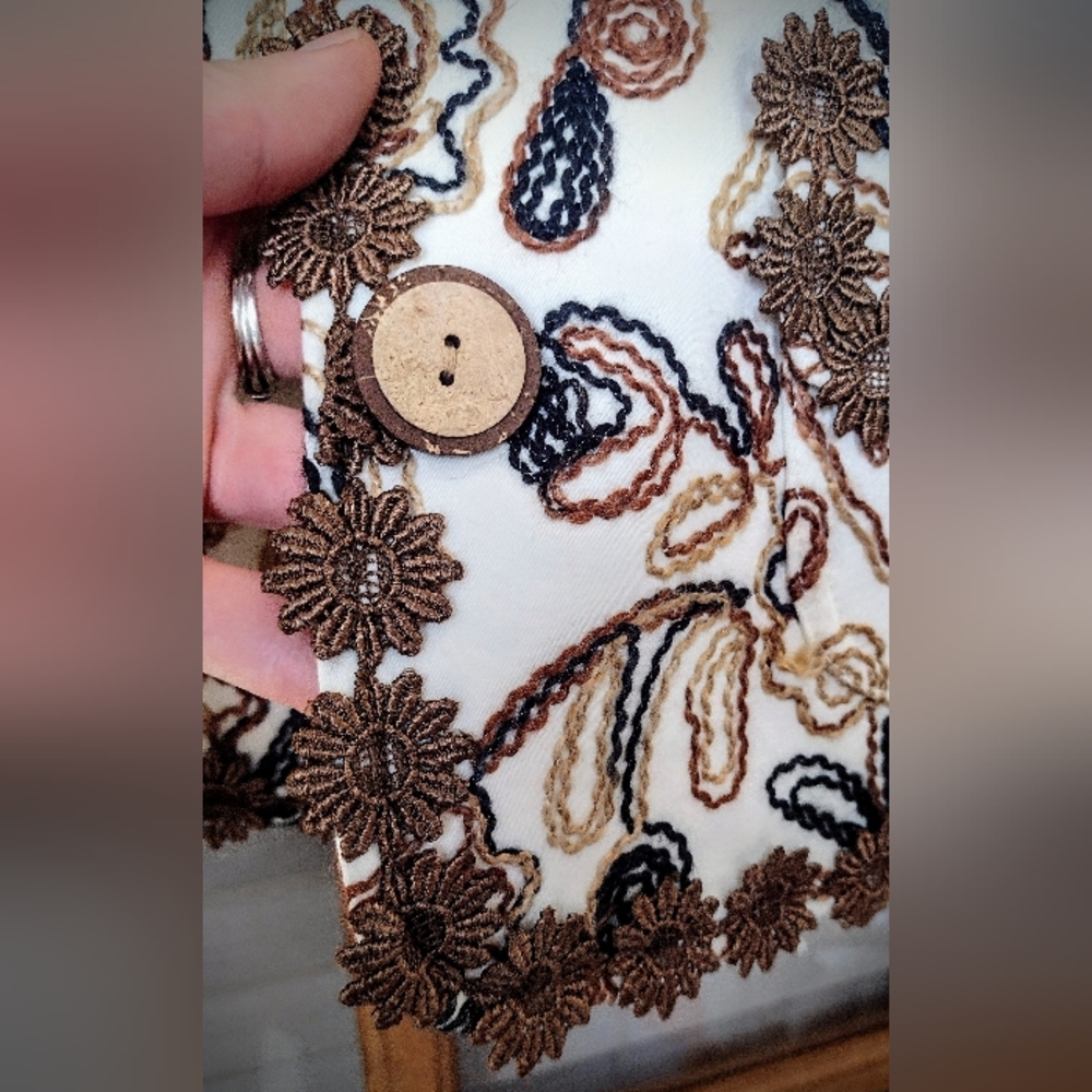 EUC Jendo Jacket, Size 12, Beautiful Embroidered Details, Perfect Condition - Picture 6 of 11